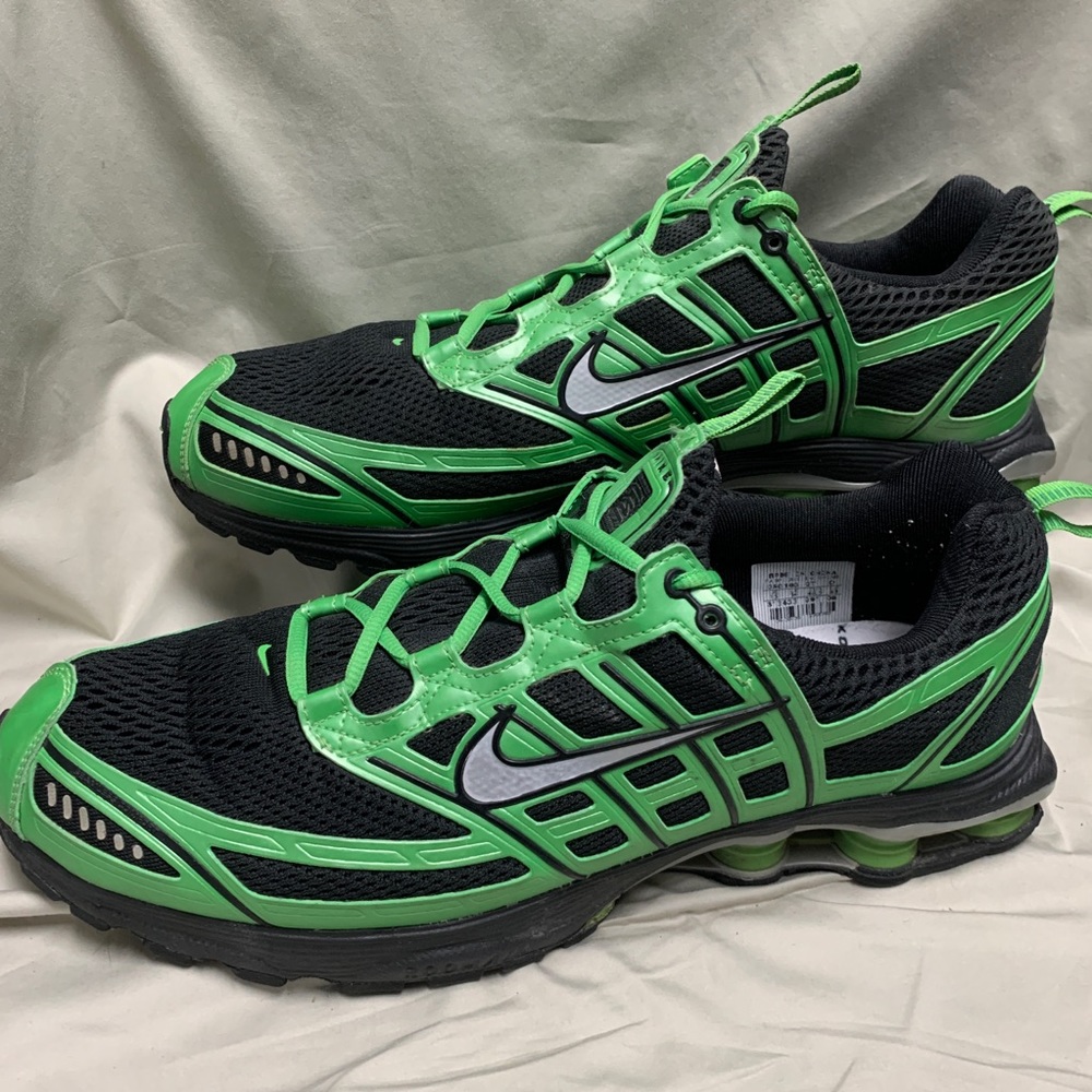 Nike Shox custom design Green & Black Sz 15